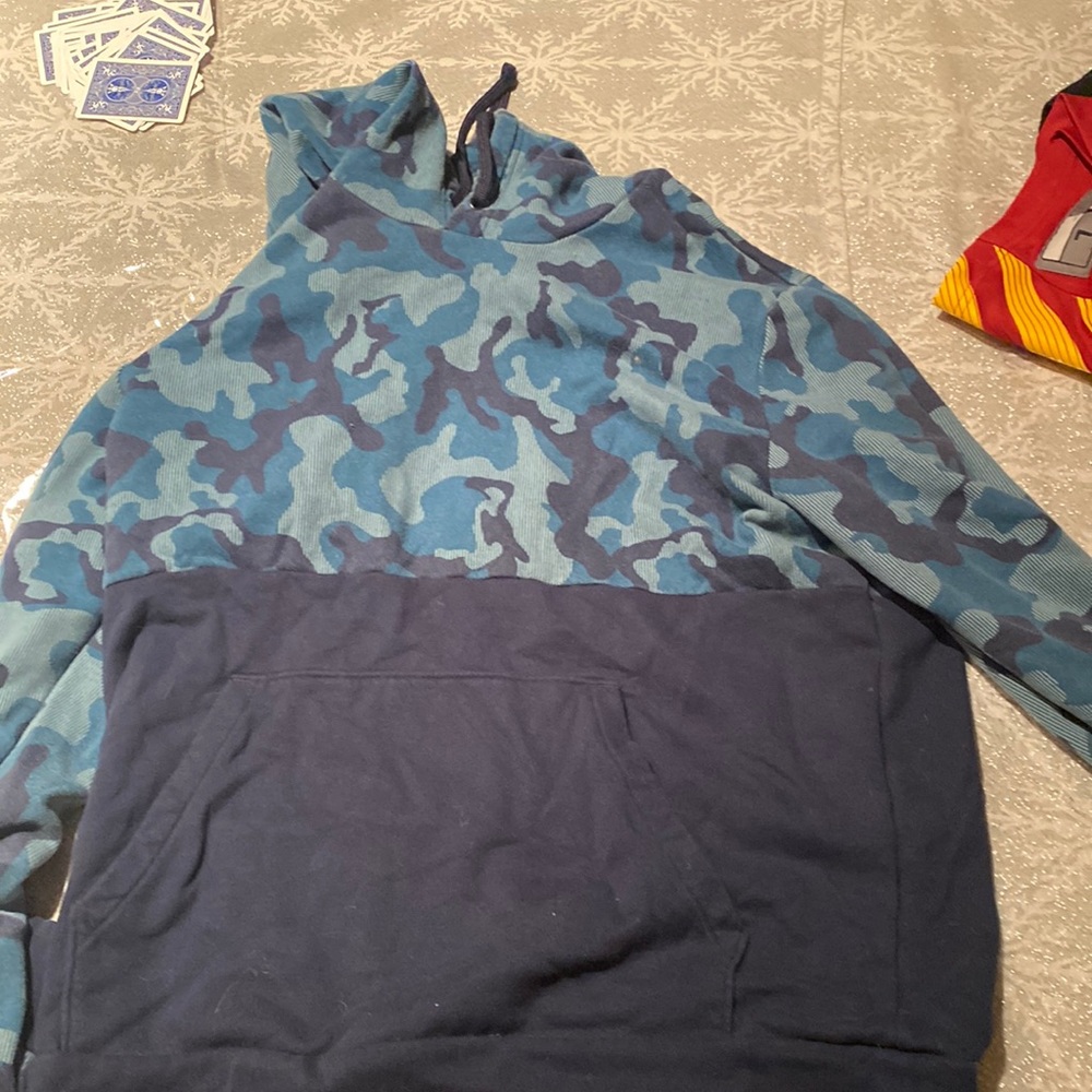 Blue camo hoodie sweatshirt size medium